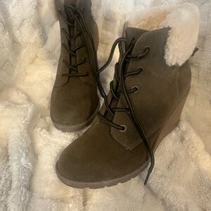 New Directions Brown Lace-Up Wedge Boots
